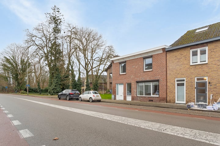 Rijksweg 6 in Maastricht foto