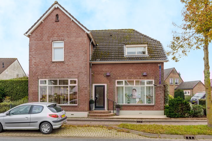 Rijksweg 62 in Mook foto