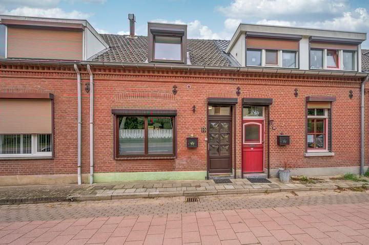 Rijksweg Noord 19 in Belfeld foto
