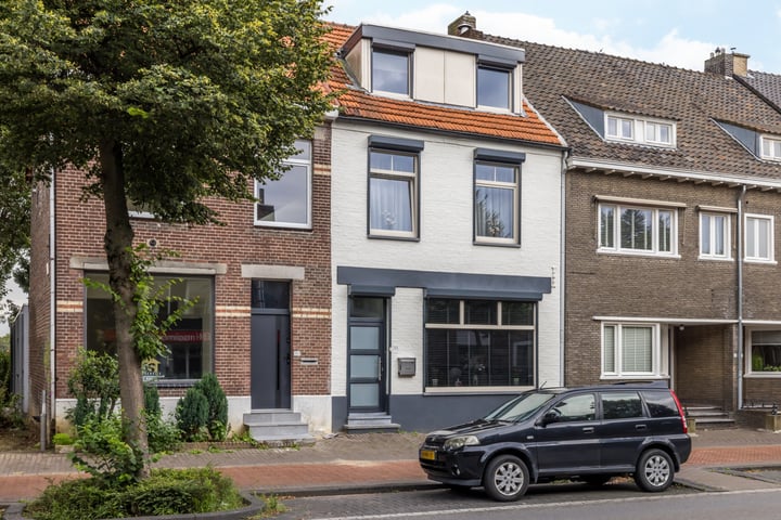 Rijksweg Zuid 105 in Geleen foto