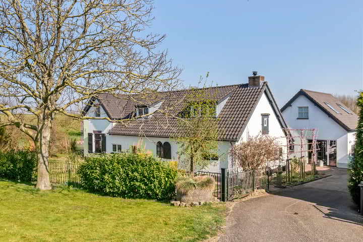 Rijnbandijk 49 in Maurik foto