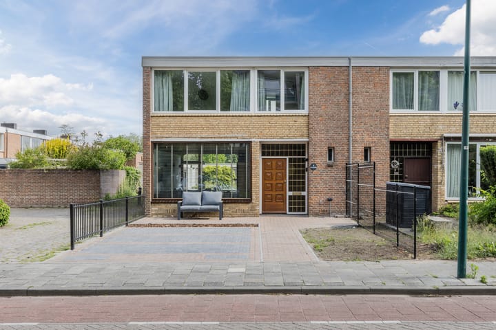 Rijnstraat 8 in Dongen foto