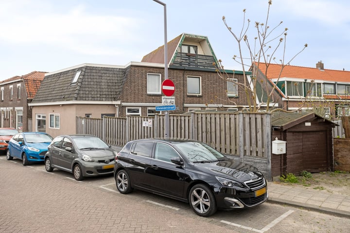 Foto van woning Ring 573, Pernis Rotterdam