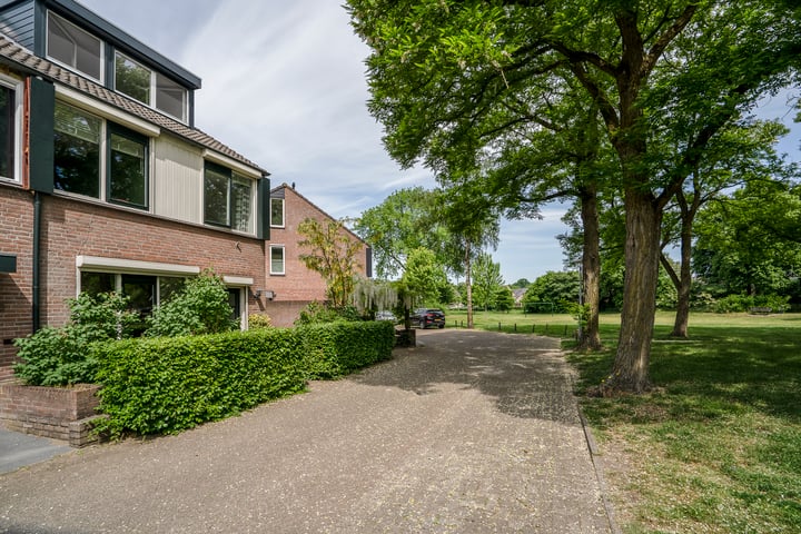 Ringbaan-Noord 32 in Uden foto