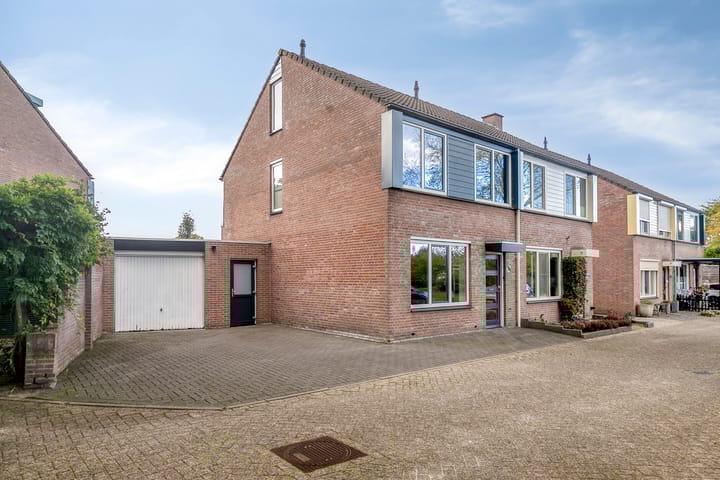 Ringbaan-Noord 34 in Uden foto