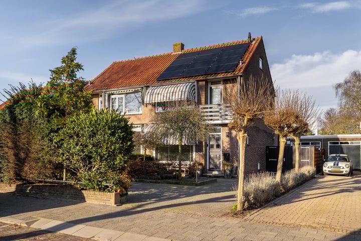 Riouwlaan 52 in Vlaardingen foto