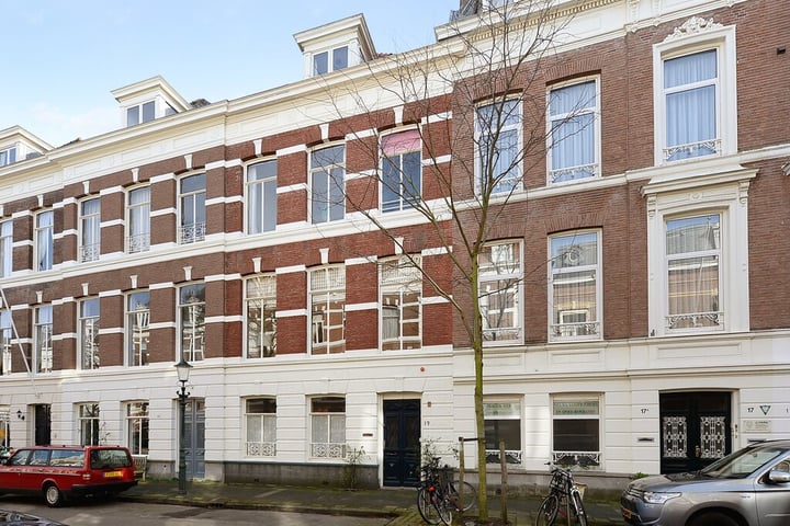 Riouwstraat 19 in 's-Gravenhage foto