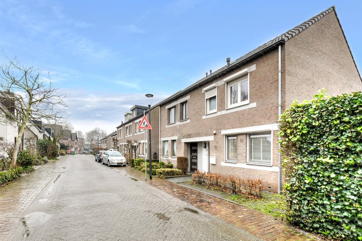 Ripaertsbeemd 35 in Breda foto
