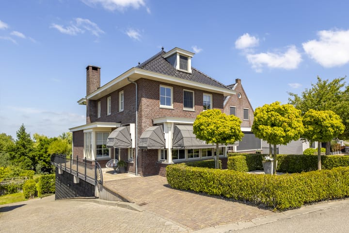 Rivierdijk 39 in Hardinxveld-Giessendam foto