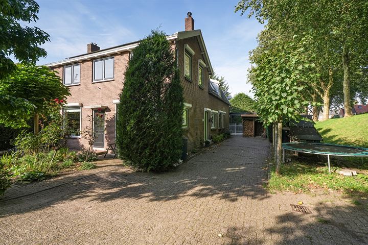 Rivierdijk 535 in Hardinxveld-Giessendam foto
