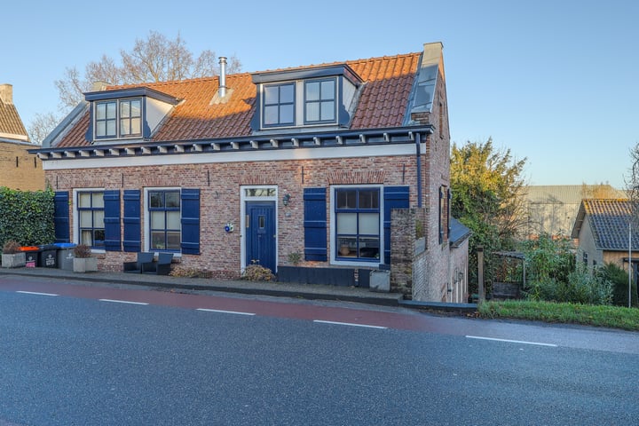 Rivierdijk 621A in Hardinxveld-Giessendam foto