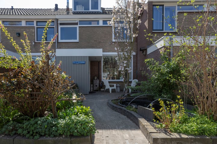 Rivierenlaan 66 in Rozenburg
