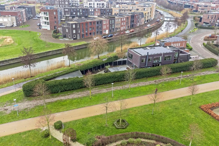 Roald Amundsenstraat 1 in Almere foto