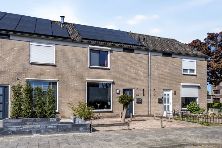 Robert Scottstraat 112 in Enschede foto