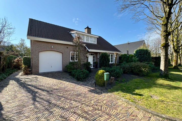 Robijndijk 169 in Roosendaal foto