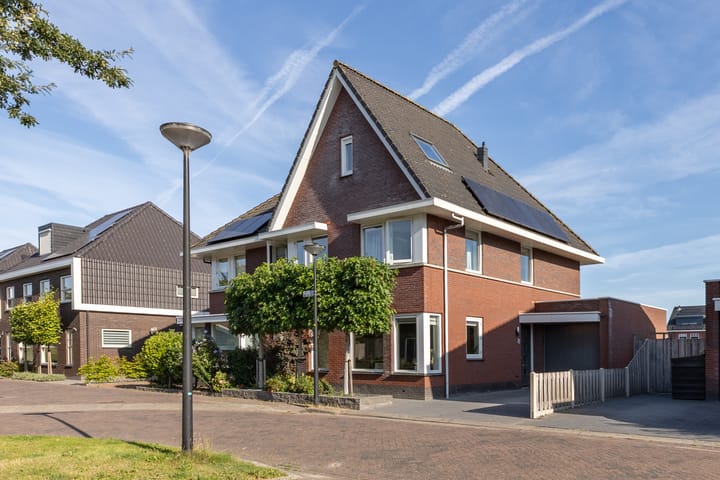 Rode Klaverweide 55 in Heerhugowaard foto