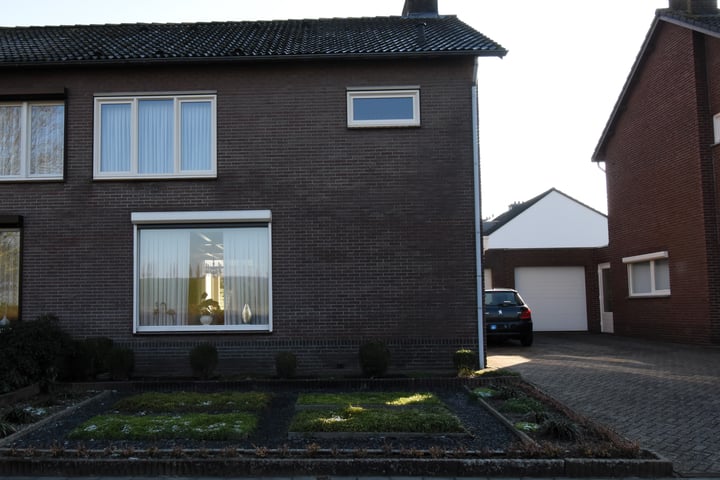 Rodestraat 24 in Wittem foto