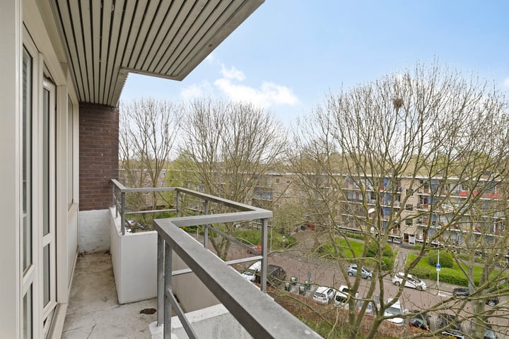 Roggekamp 329 in 's-Gravenhage foto