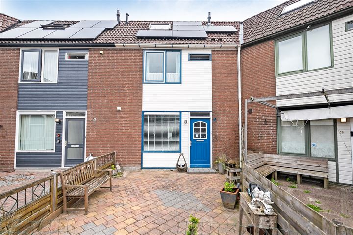 Rolblok 37 in Delfzijl foto