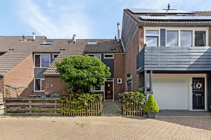 Rolblok 45 in Delfzijl foto