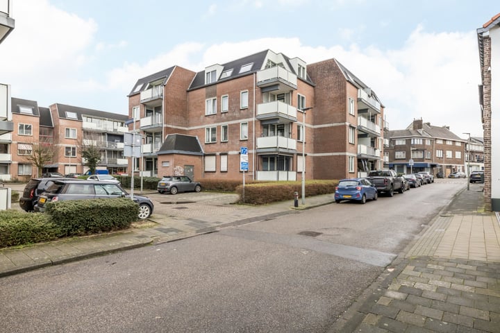Romeinenplein 64 in Landgraaf foto