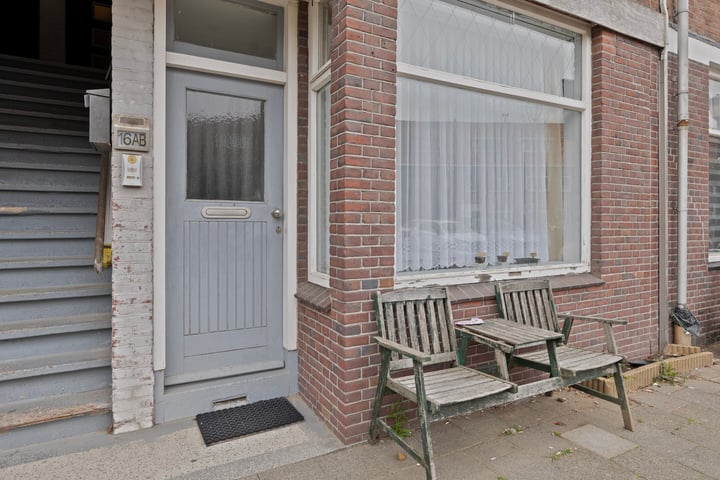 Röntgenstraat 16B in Vlaardingen foto