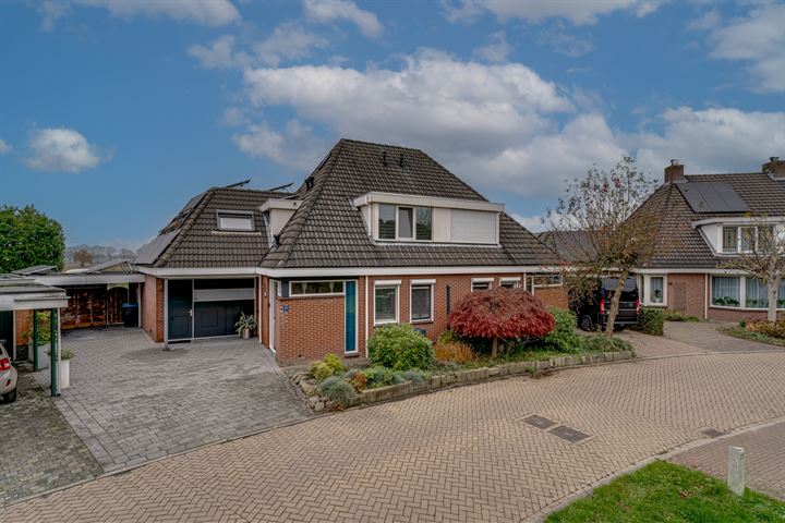 Roodwilligen 27 in Zevenaar foto