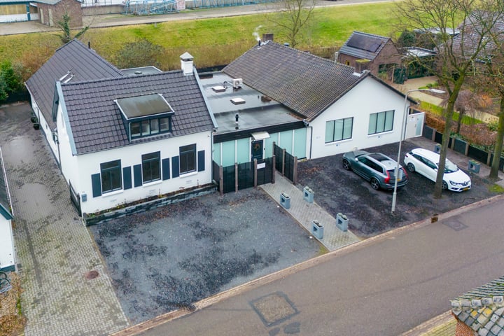 Rooijsestraat 11 in Dreumel foto