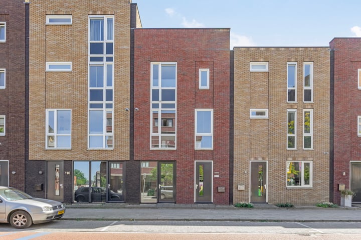 Roomweg 108 in Enschede foto
