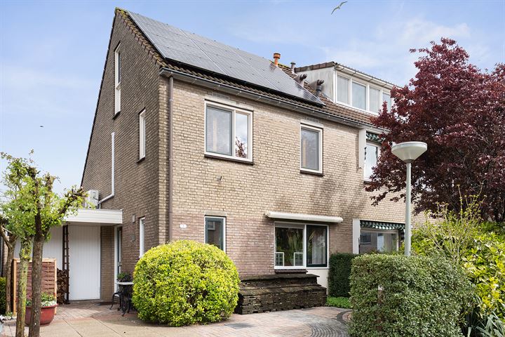 Roos Vosstraat 7 in Schiedam foto