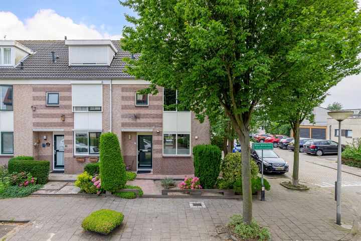 Rosa Manuslaan 2 in Pijnacker foto