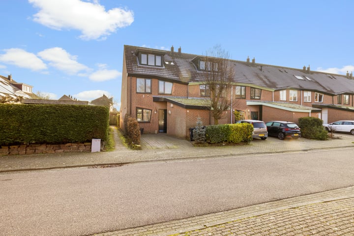 Rosa Spierstraat 2 in Hoofddorp foto