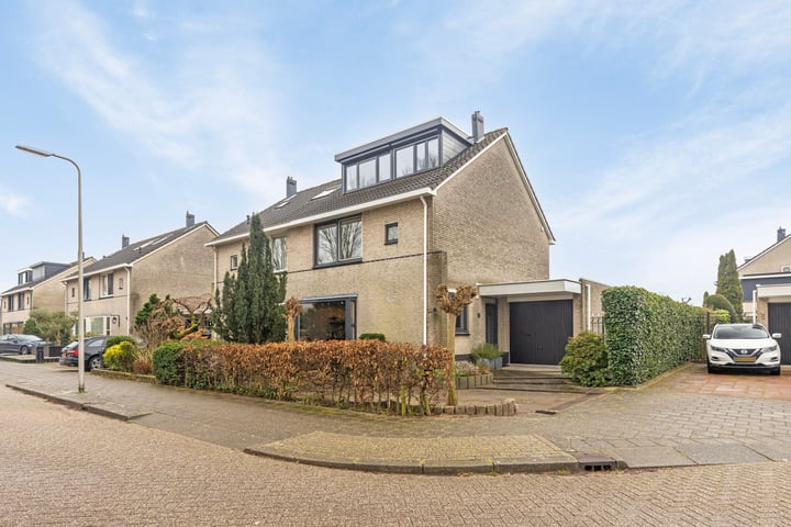 Rossinistraat 10 in Capelle aan den IJssel foto