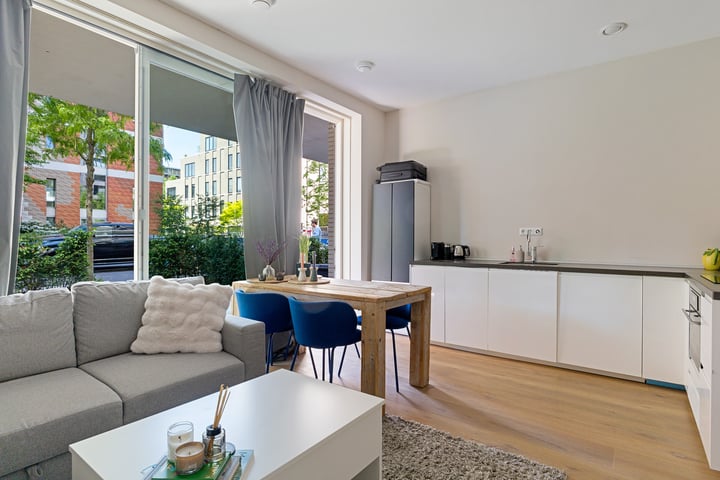 Rosy Wertheimstraat 11 in Amsterdam foto