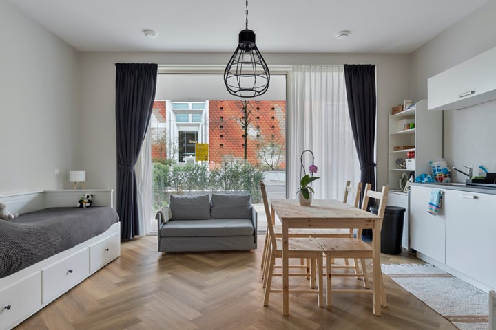 Rosy Wertheimstraat 7 in Amsterdam foto