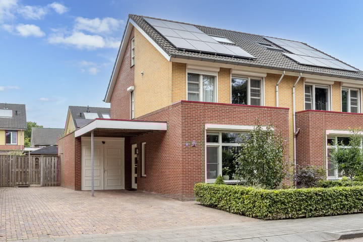 Rozemarijn 10 in Vroomshoop foto