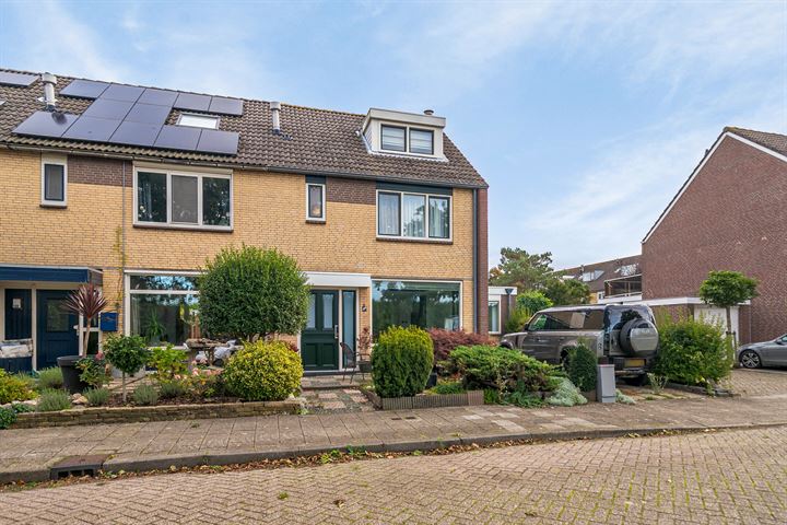 Rozemarijn 137 in Wateringen foto