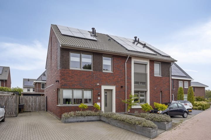 Rozemarijn 44 in Oost West en Middelbeers foto