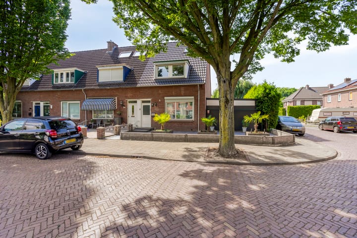 Rozenhof 16 in Helmond foto