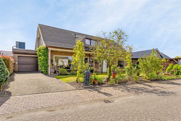 Rozenkransstraat 101 in St. Willebrord foto