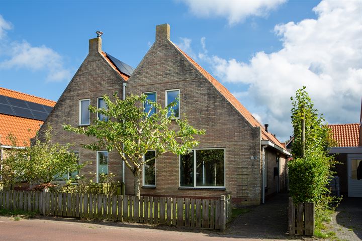 Rozenland 42 in Midsland foto