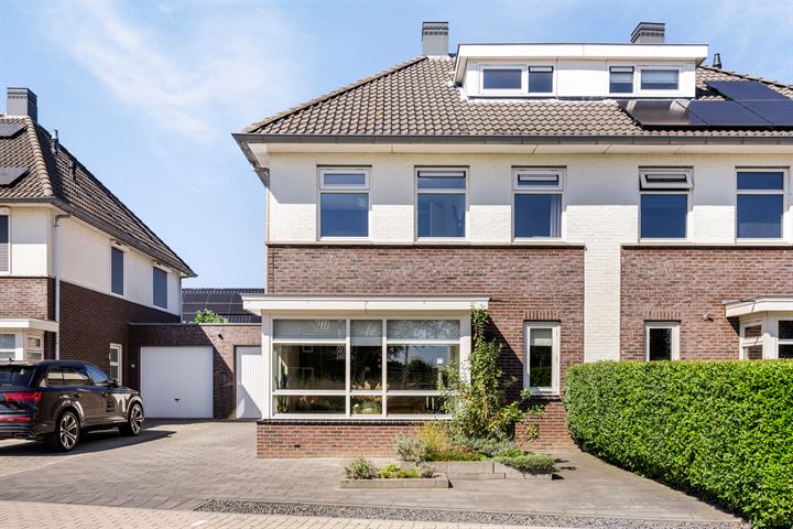 Rozentuin 17 in Emmen foto