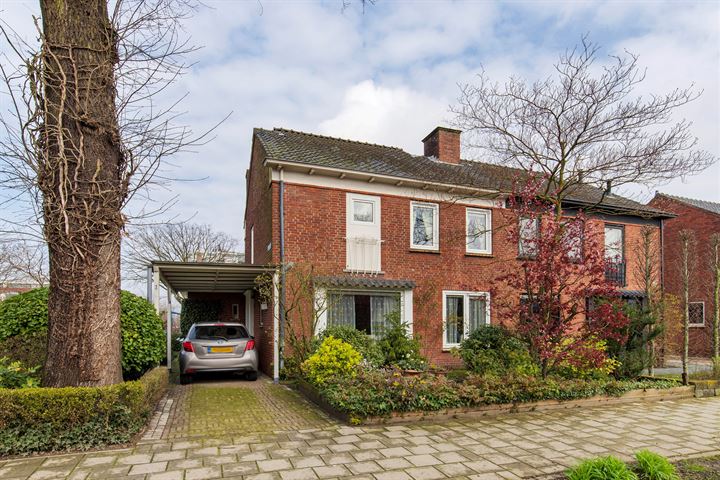 Rubenslaan 2 in Roosendaal foto