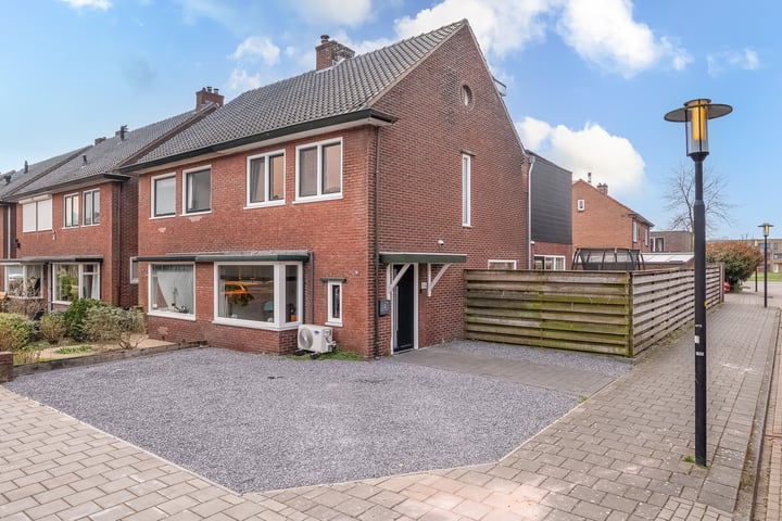 Rudolfstraat 56 in Hengelo foto