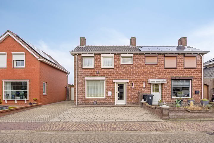 Rugstraat 26 in St. Willebrord foto