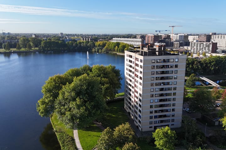 Ruimzicht 329 in Amsterdam