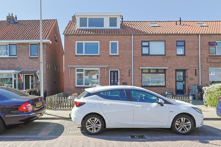 Ruisdaelstraat 21 in Alphen aan den Rijn