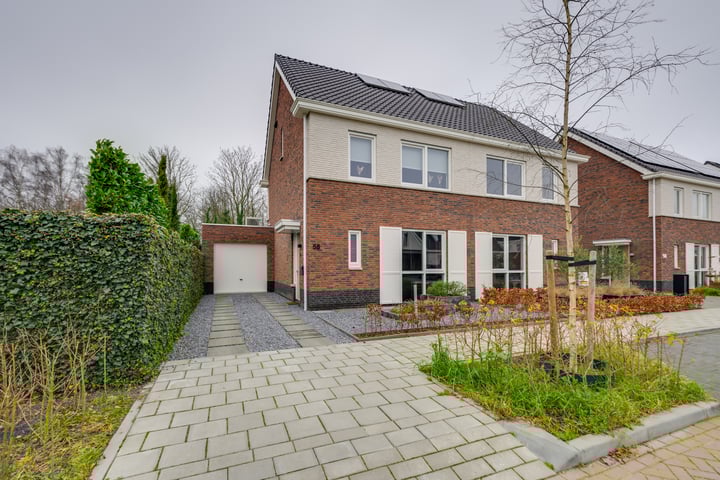 Ruitenheerhof 58 in Sprundel foto