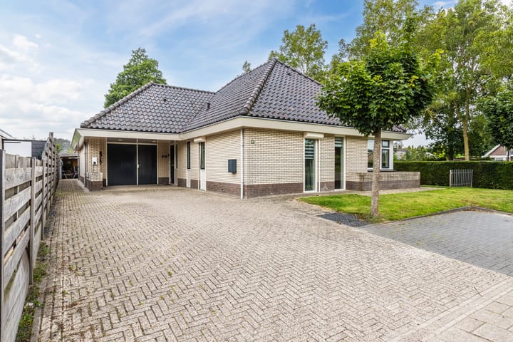 Rustenburgerweg 66A in Heerhugowaard foto