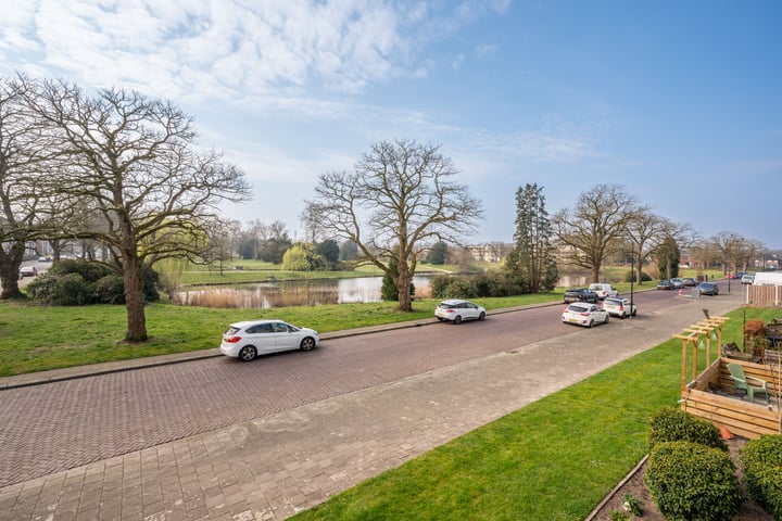 Ruys de Beerenbrouckstraat 127 in Apeldoorn foto
